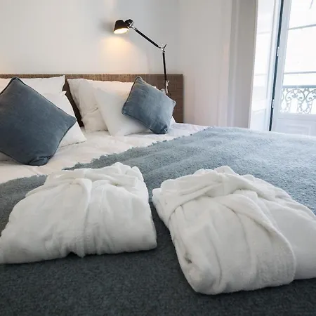 Nomad's Fine Arts In Chiado Apartment Lisbon