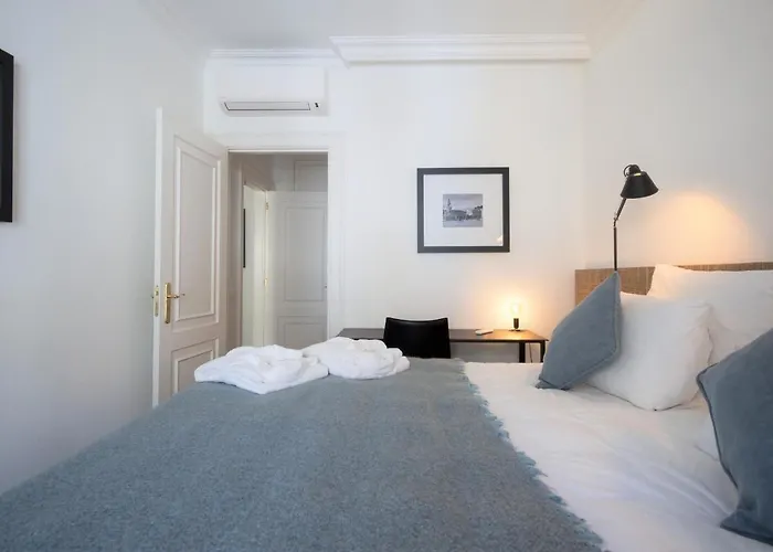 Nomad's Chiado - The Ivens Signature 아파트 리스본
